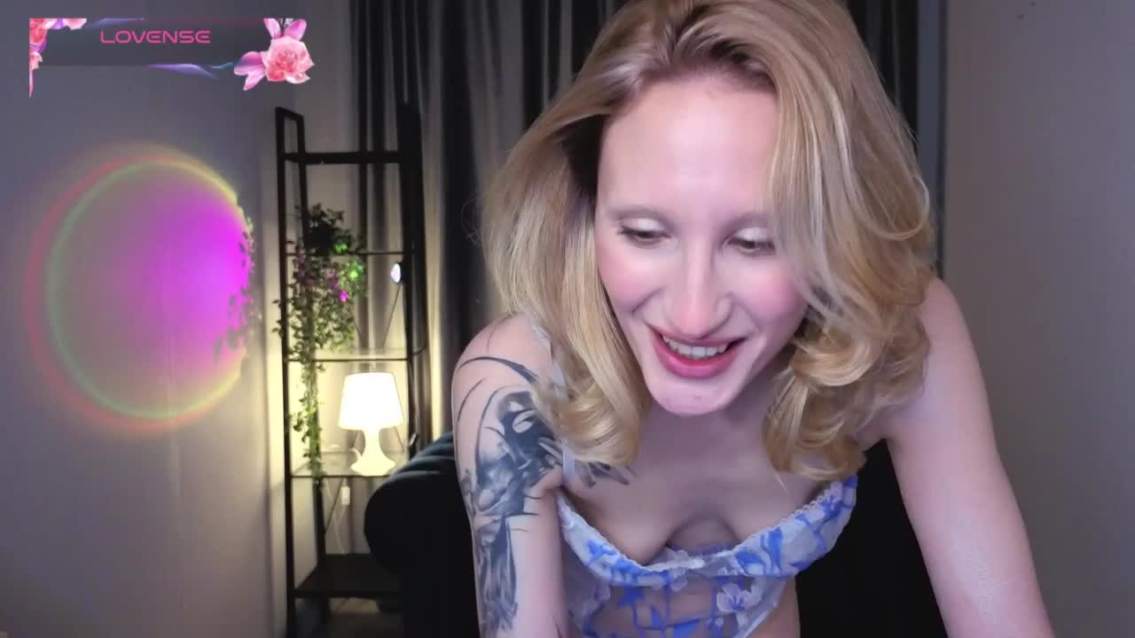 LexieSun Cam Model Chat October 12, 2025