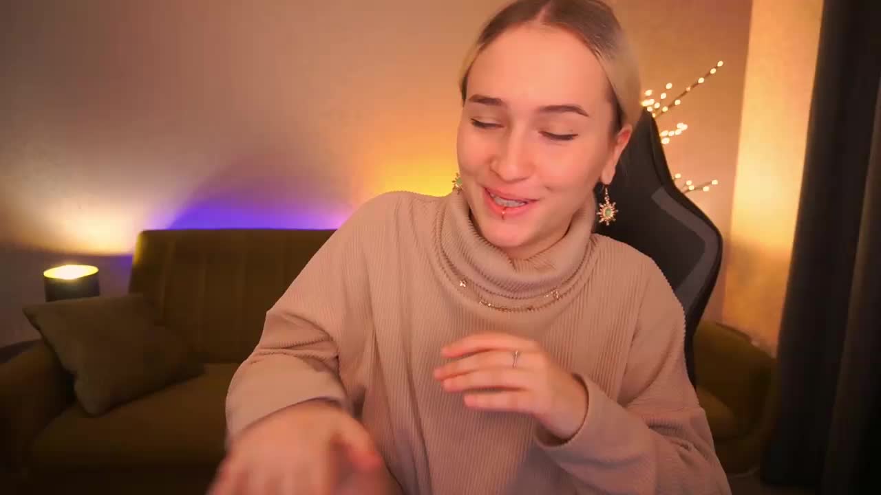 LilElfie Cam Model Chat October 12, 2025