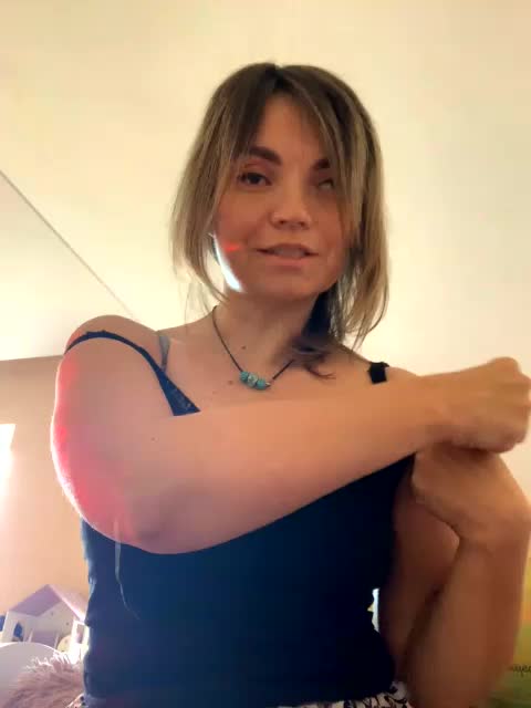 Ella-Pearlie Cam Model Chat October 12, 2025