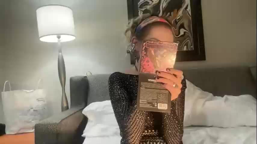 faexoxoxo Cam Model Chat October 12, 2025