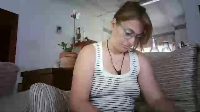 lolahueso Cam Model Chat October 12, 2025