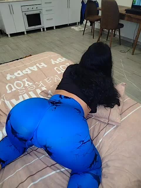 KissMyAss Cam Model Chat October 12, 2025