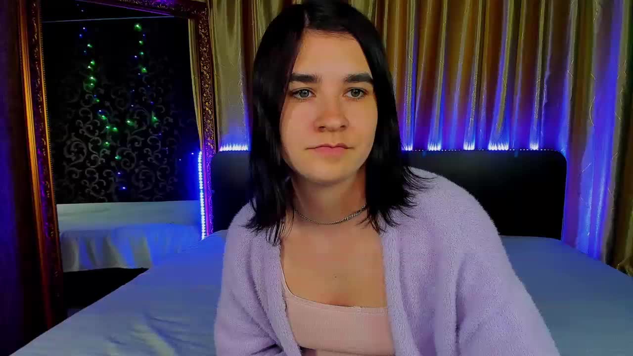 Polly-Love Cam Model Chat October 12, 2025