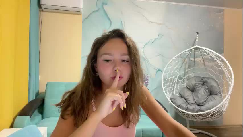 smiling_riddle Cam Model Chat October 12, 2025