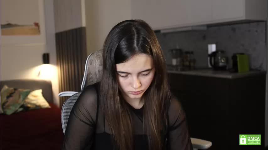 _whoareu_ Cam Model Chat October 13, 2025