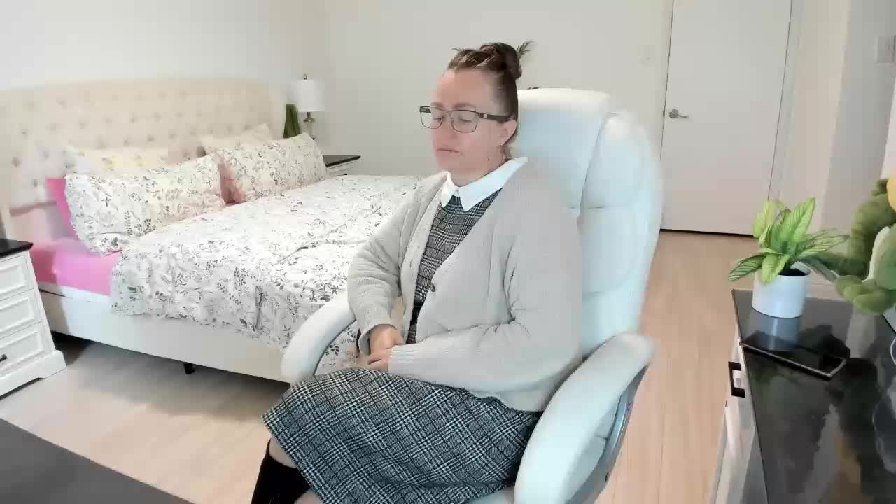 -Michelle- Cam Model Chat October 13, 2025