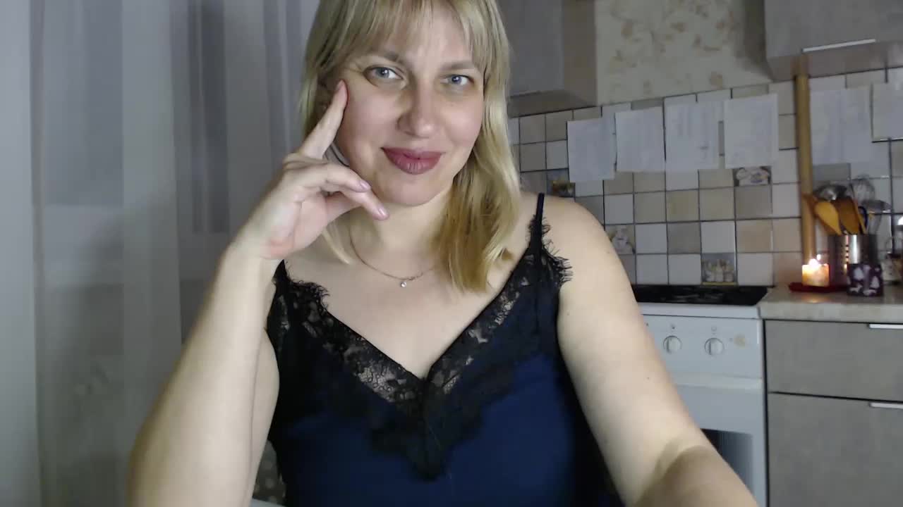 Karmella Cam Model Chat October 13, 2025