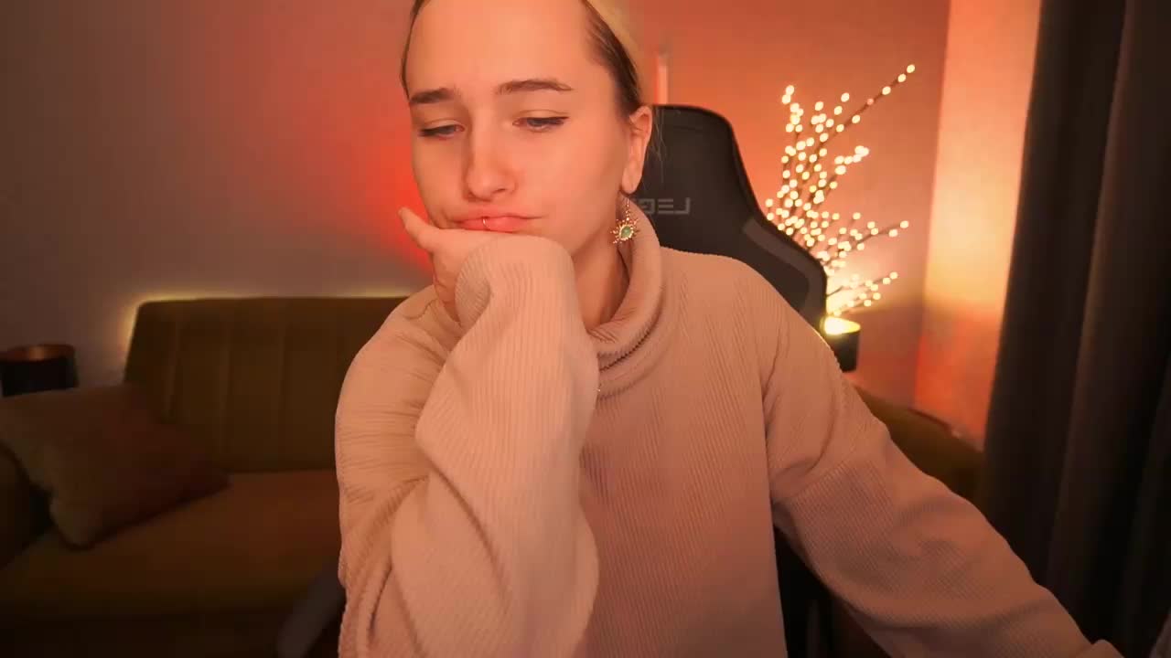 LilElfie Cam Model Chat October 13, 2025