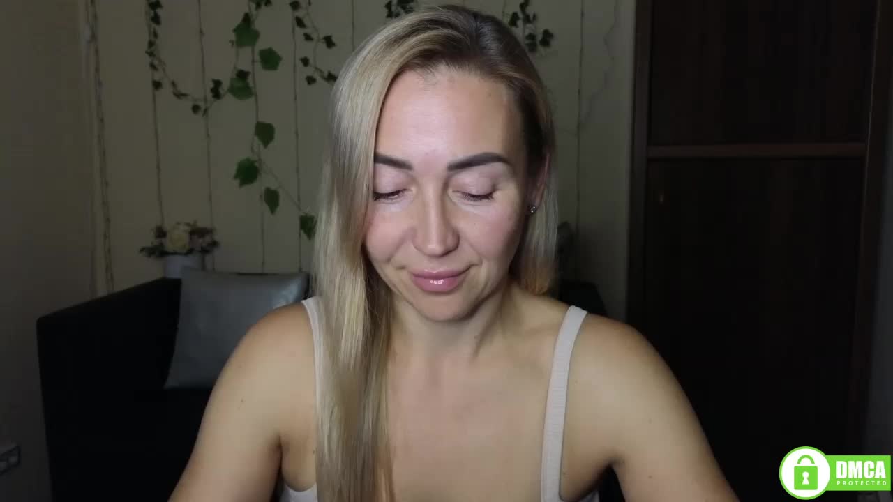 Jullyblondkiss Cam Model Chat October 13, 2025