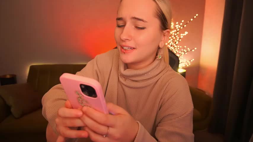 LilElfie Cam Model Chat October 13, 2025