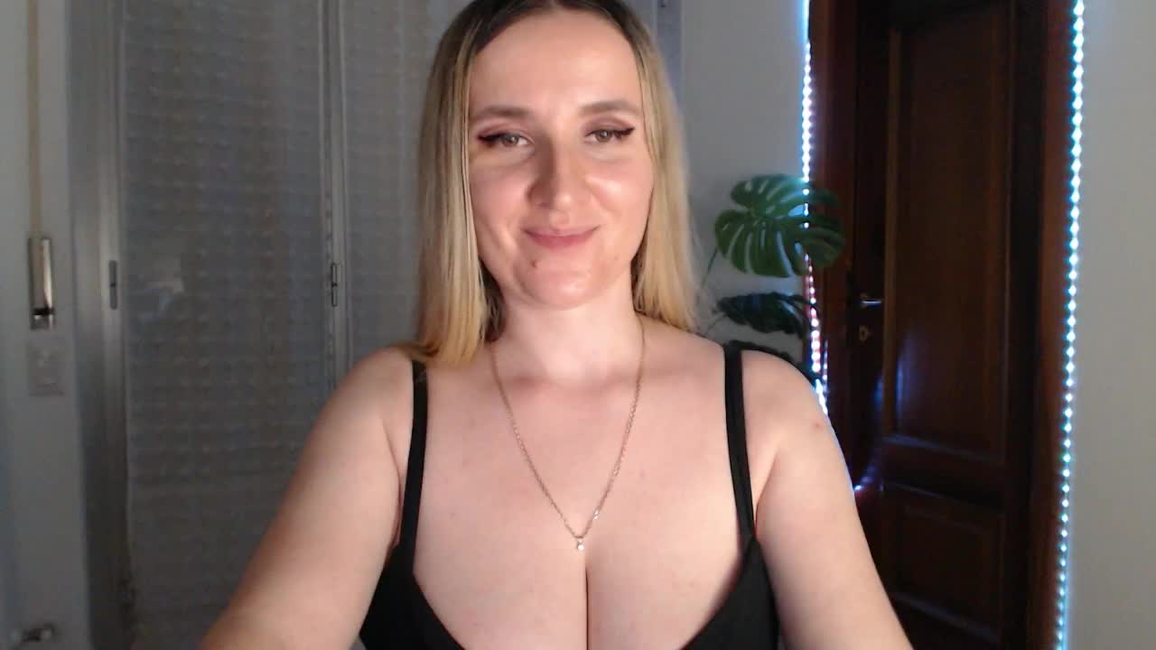 Alina-Lovely Cam Model Chat October 13, 2025