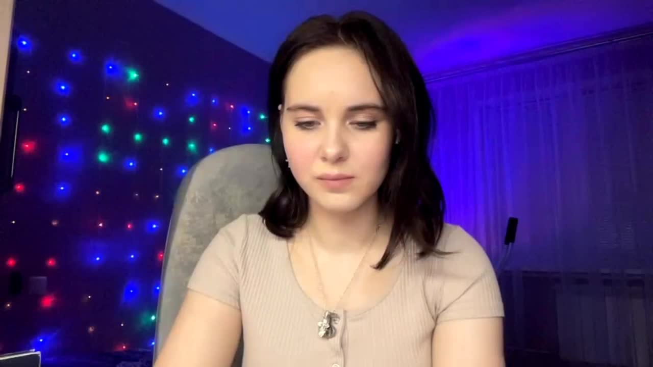 CANDY-LIPS-GIRL Cam Model Chat October 13, 2025