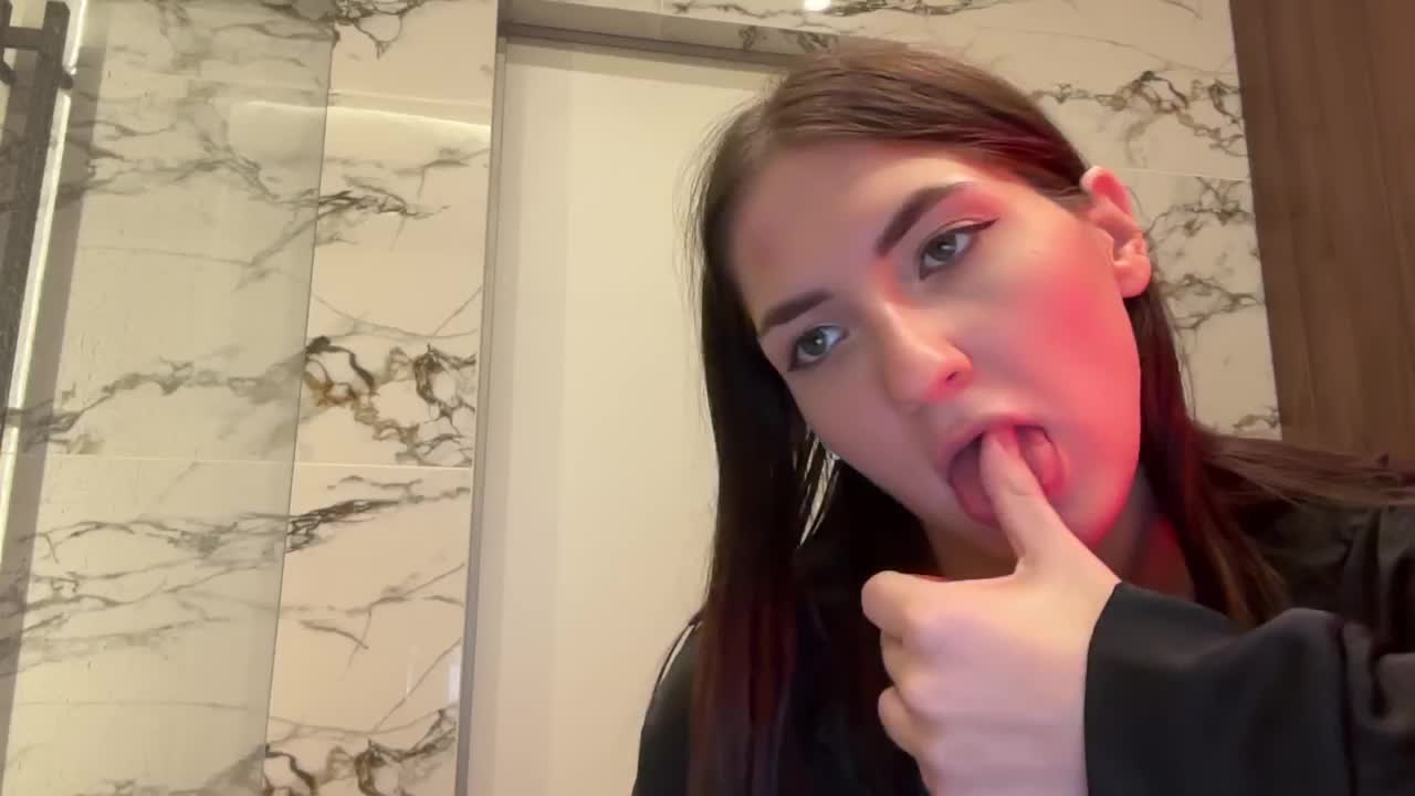 SelenaMoon Cam Model Chat October 13, 2025