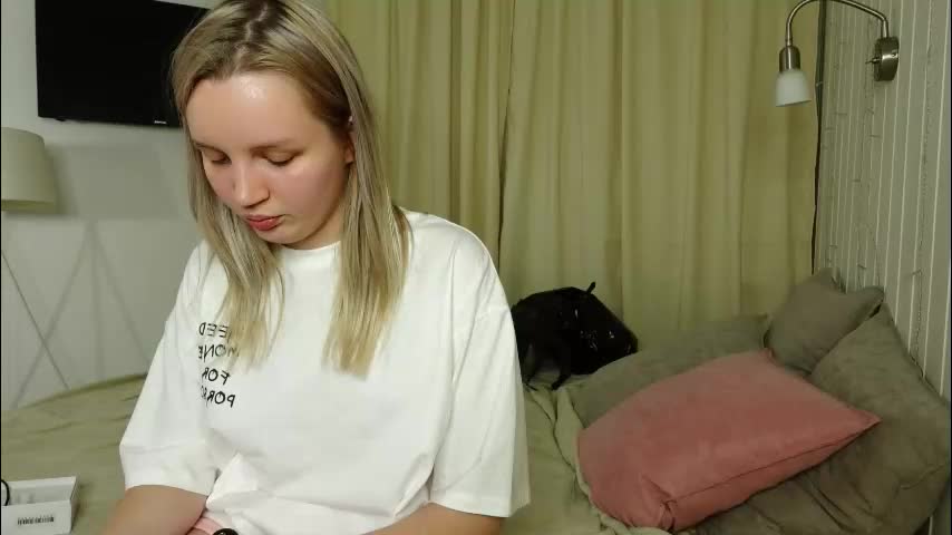 tinasiner Cam Model Chat October 13, 2025