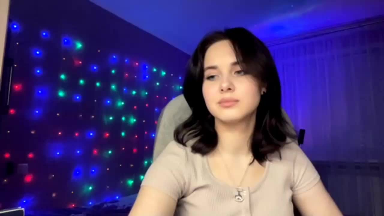 CANDY-LIPS-GIRL Cam Model Chat October 13, 2025