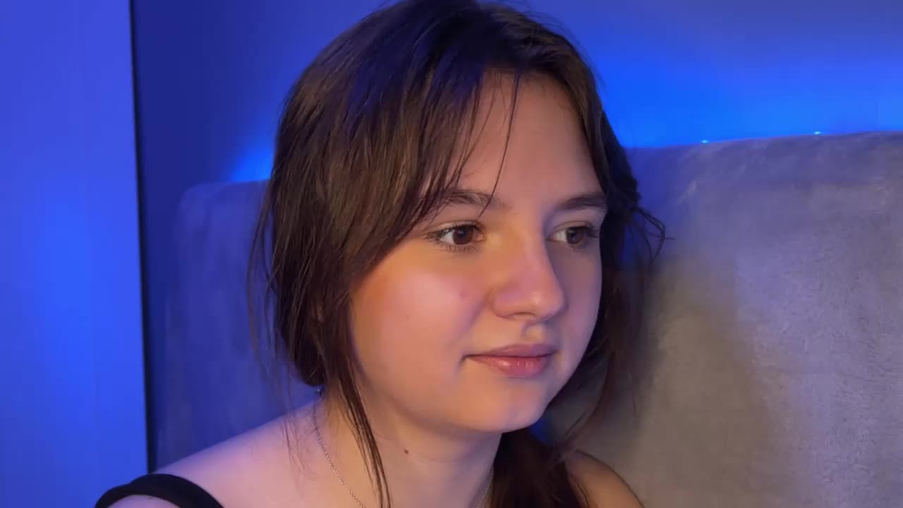 AlisaRichGold Cam Model Chat October 13, 2025