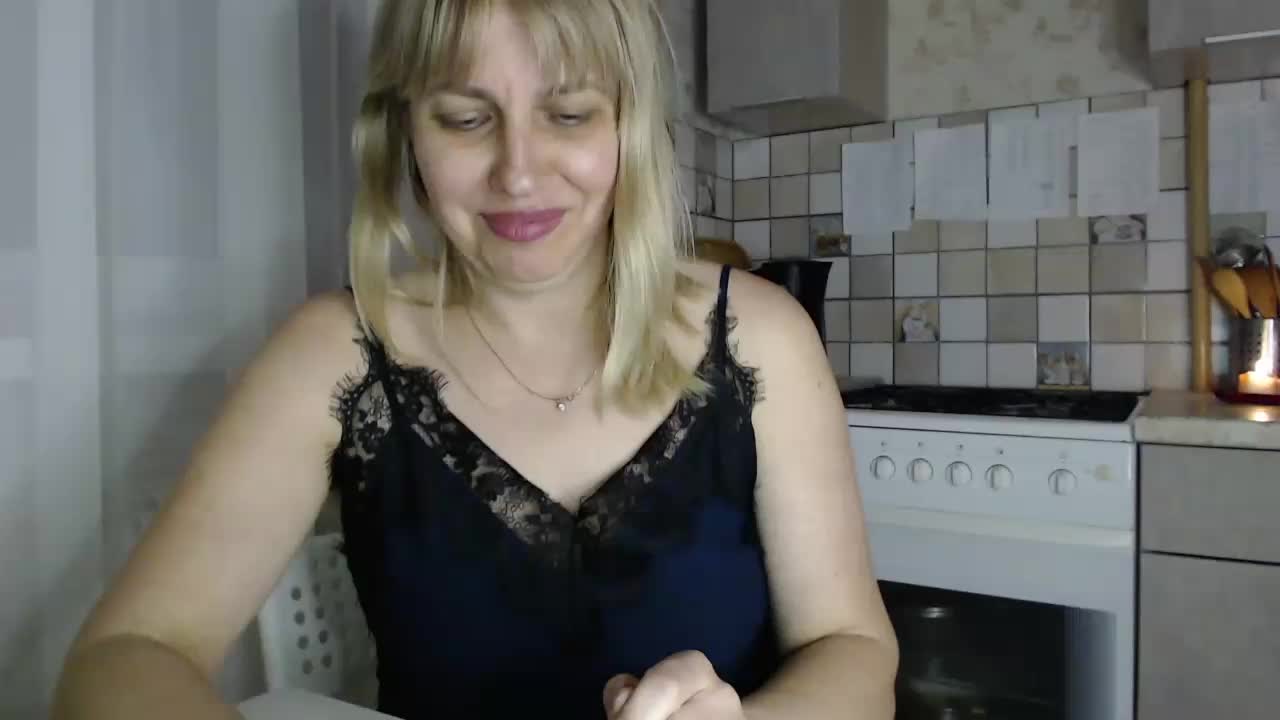 Karmella Cam Model Chat October 13, 2025