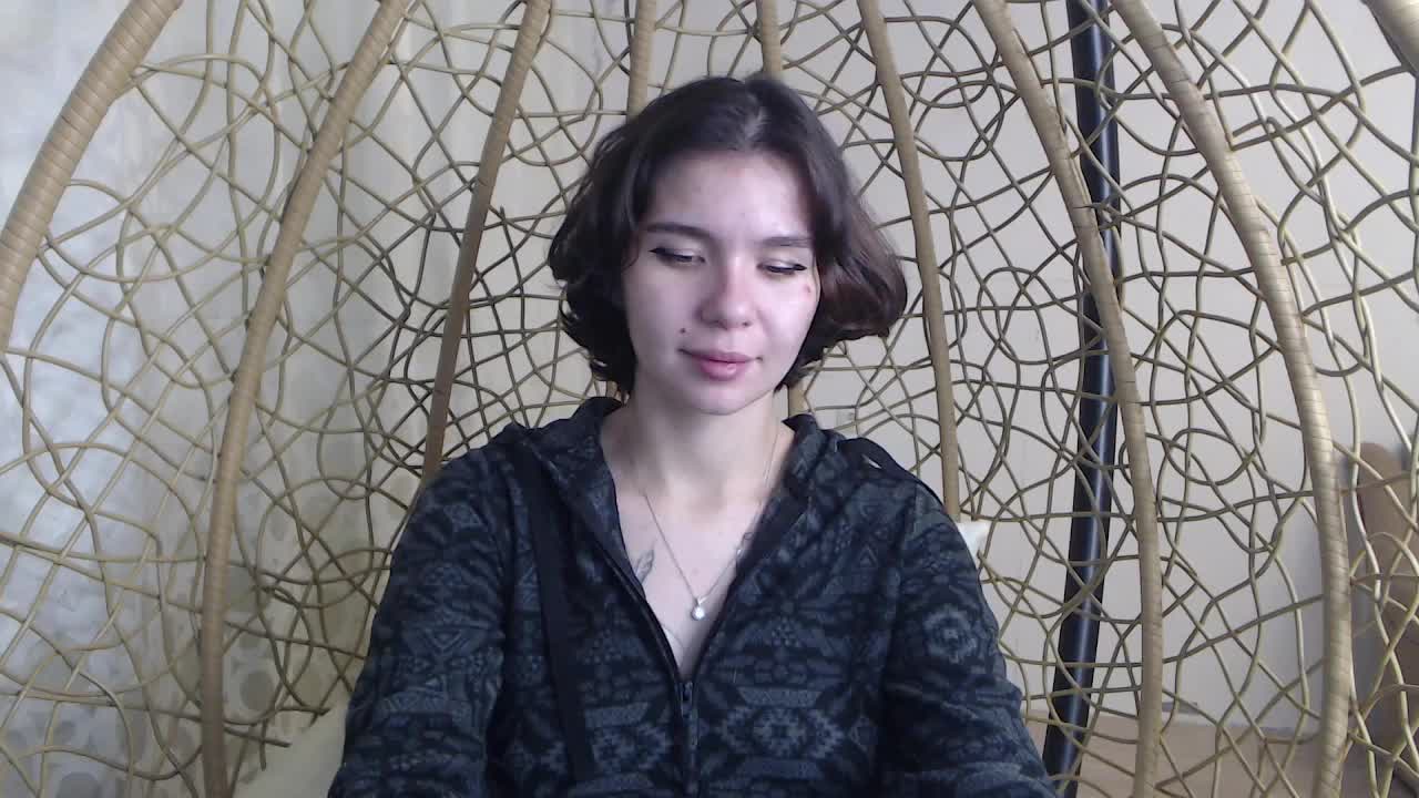 Lulu-Sun Cam Model Chat October 13, 2025