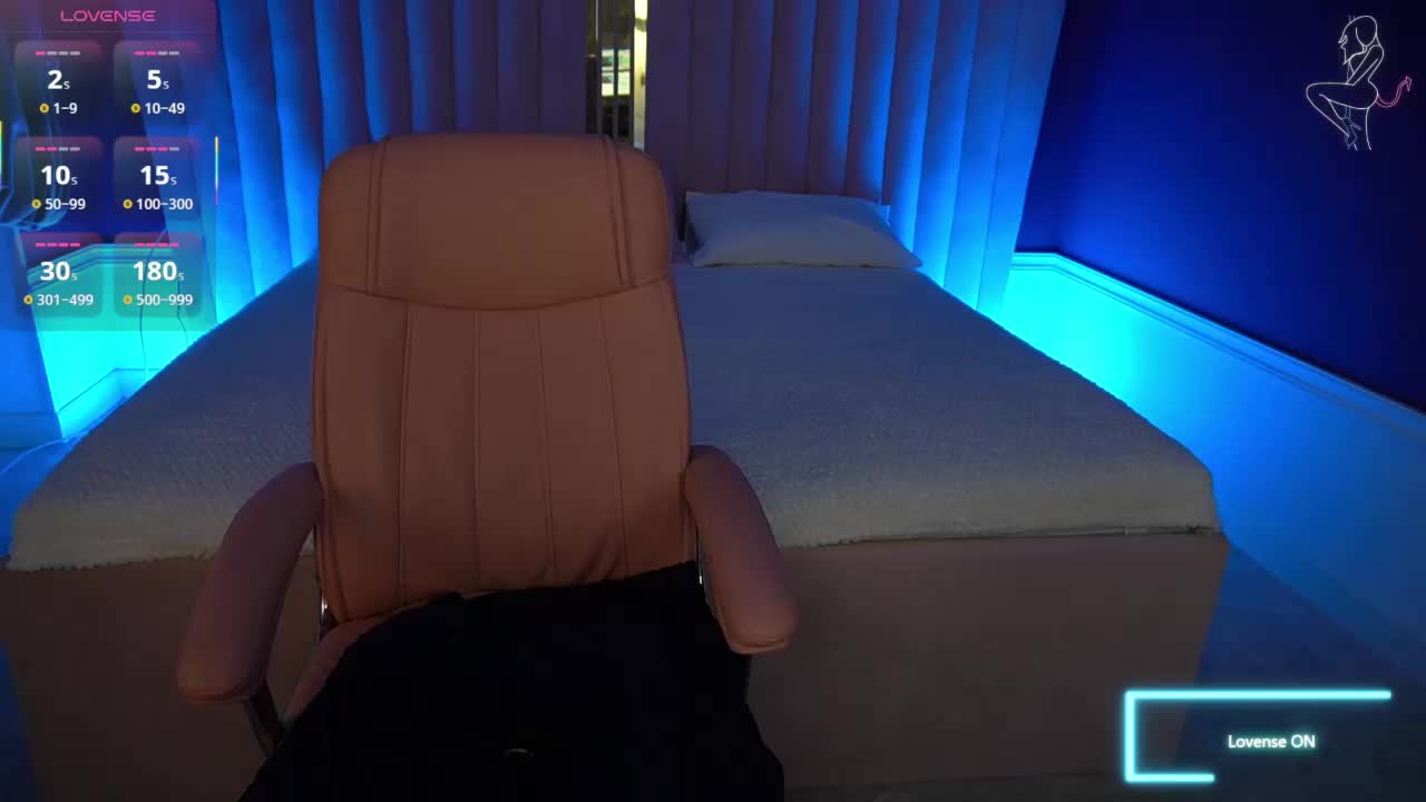 FataleNellie Cam Model Chat October 13, 2025