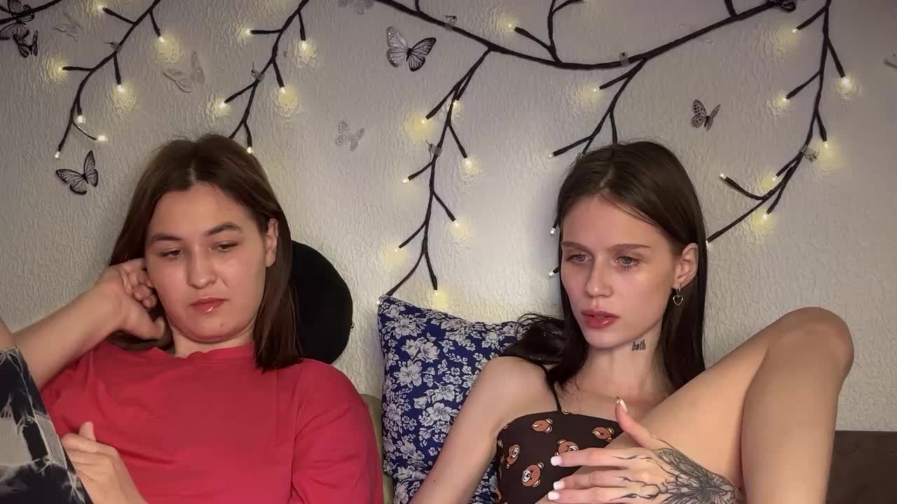 ZoyaVikki Cam Model Chat October 13, 2025