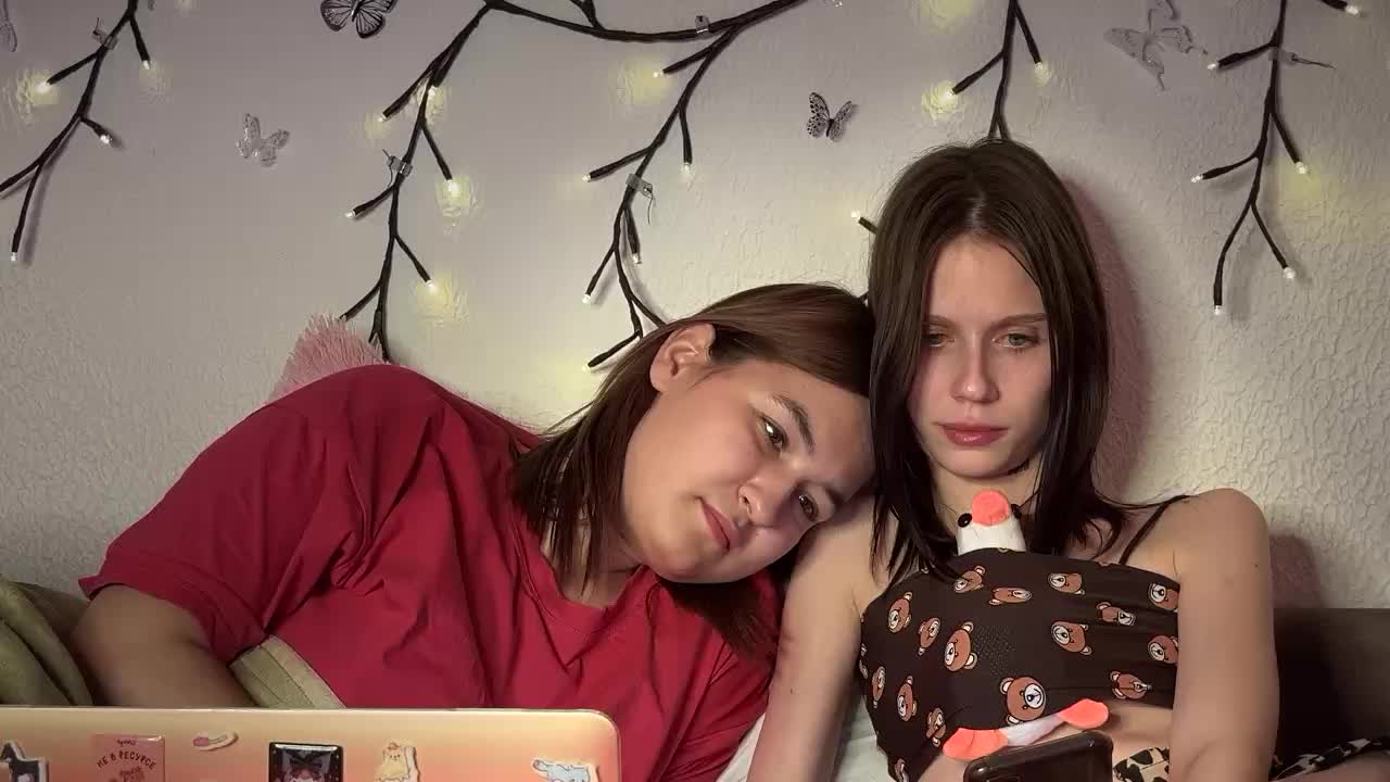 ZoyaVikki Cam Model Chat October 13, 2025