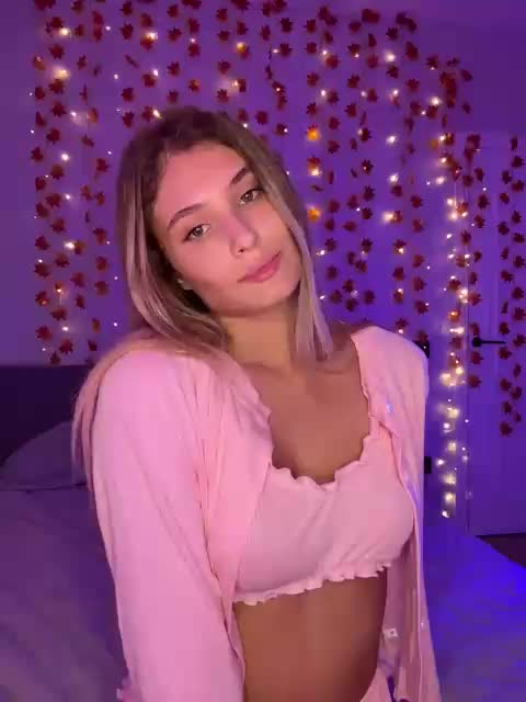 FOX69LOVE Cam Model Chat October 13, 2025