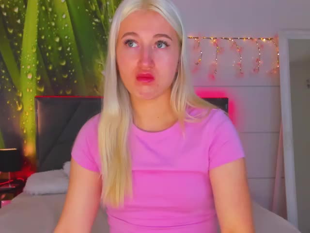 HollyTaillor Cam Model Chat October 13, 2025