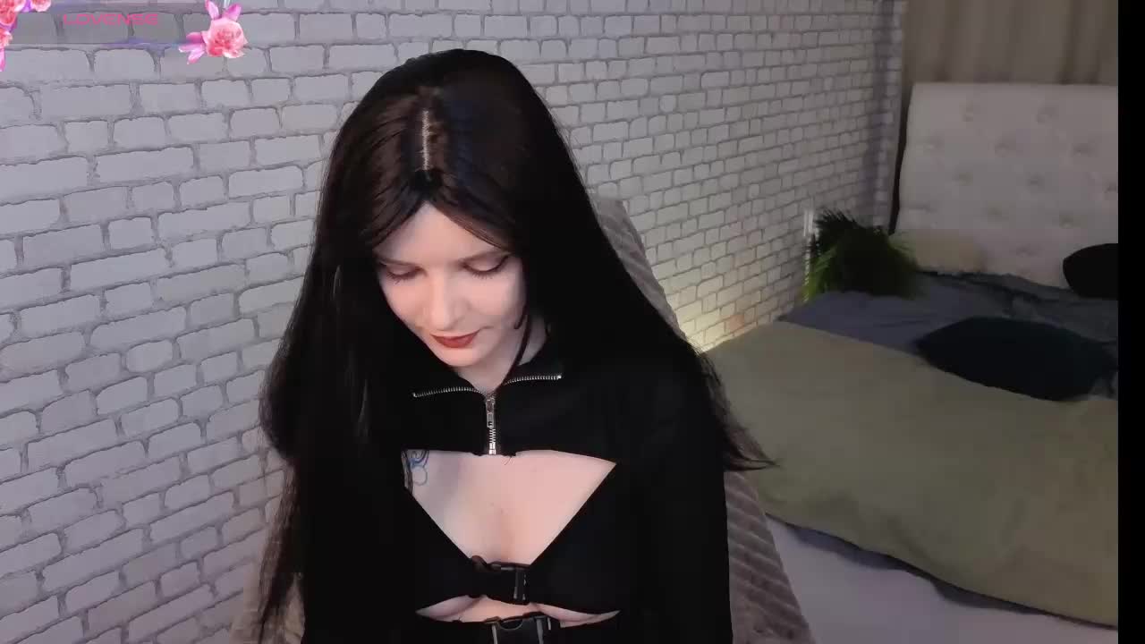 KiraMountrays Cam Model Chat October 13, 2025