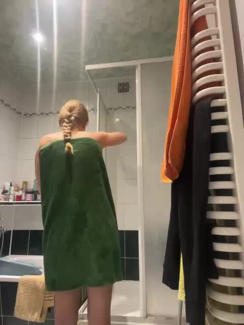 Milana22a Cam Model Chat October 13, 2025