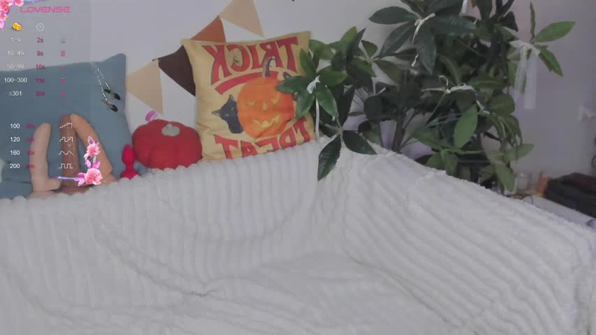 LilyBelll Cam Model Chat October 13, 2025