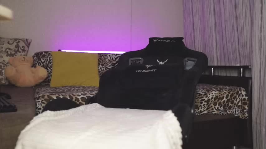 llittle_mi Cam Model Chat October 13, 2025