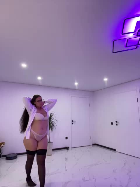 Potifays Cam Model Chat October 13, 2025