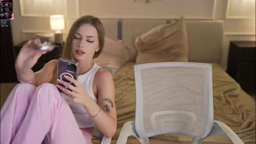 anabel054 Cam Model Chat October 13, 2025