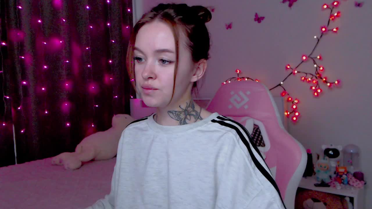 NaughtyMable Cam Model Chat October 13, 2025