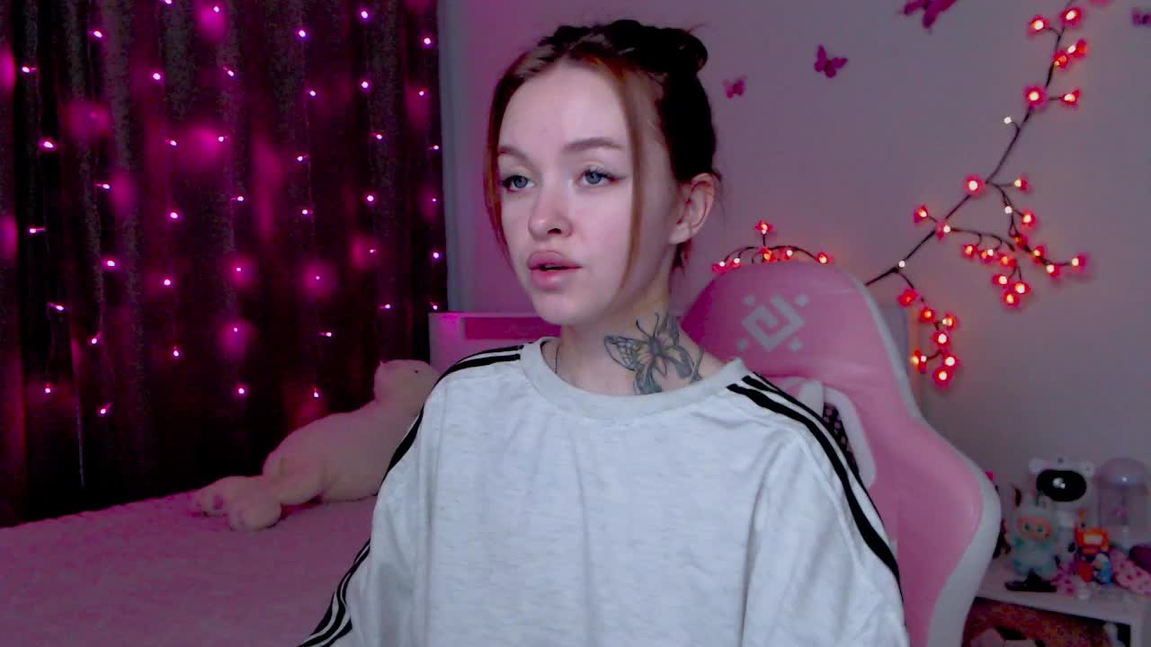 NaughtyMable Cam Model Chat October 13, 2025