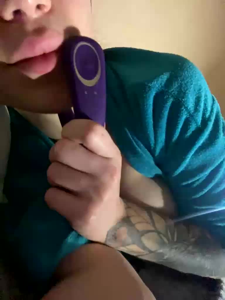 Slimus69 Cam Model Chat October 13, 2025