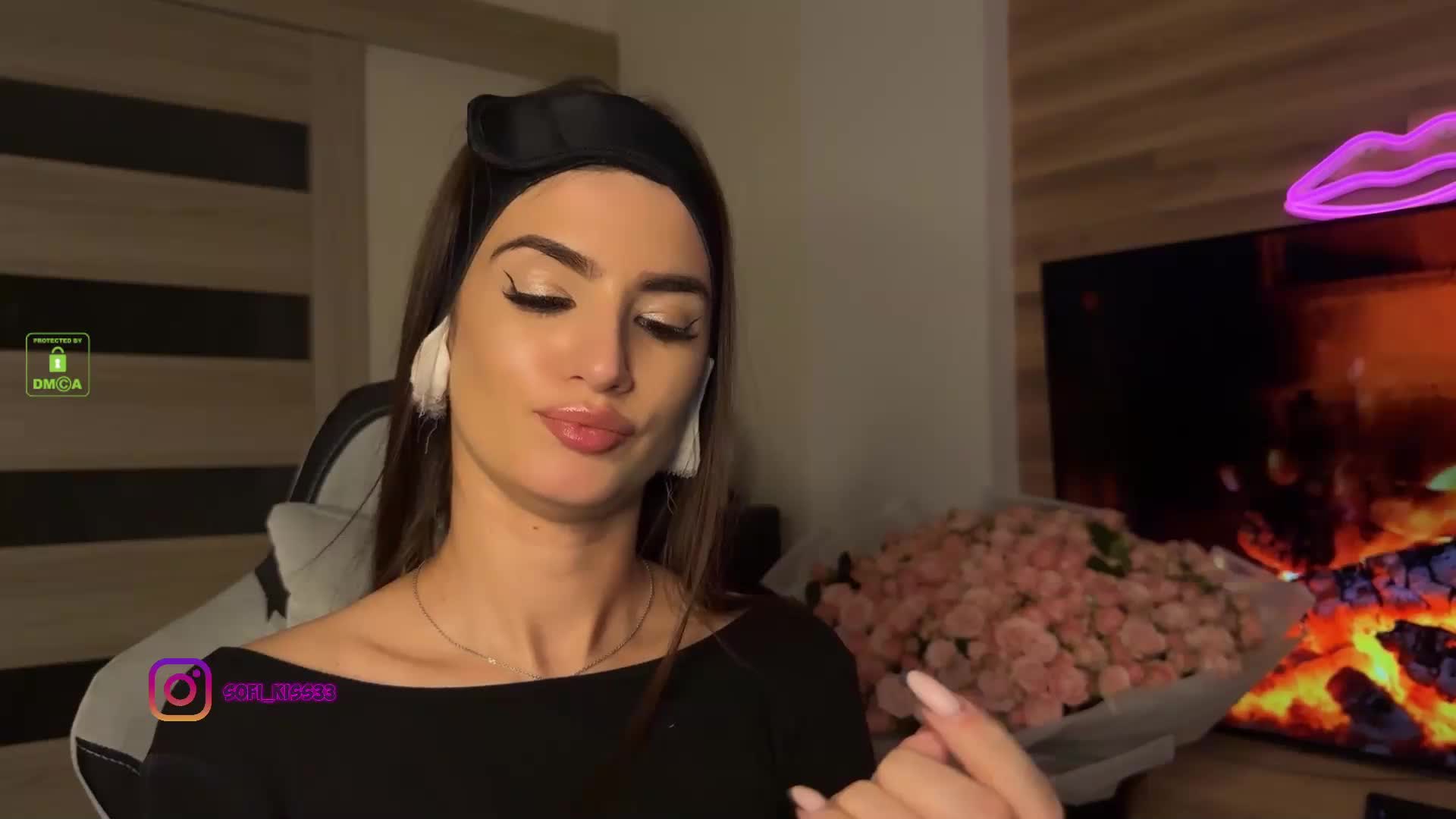 Sofi-Mi Cam Model Chat October 13, 2025