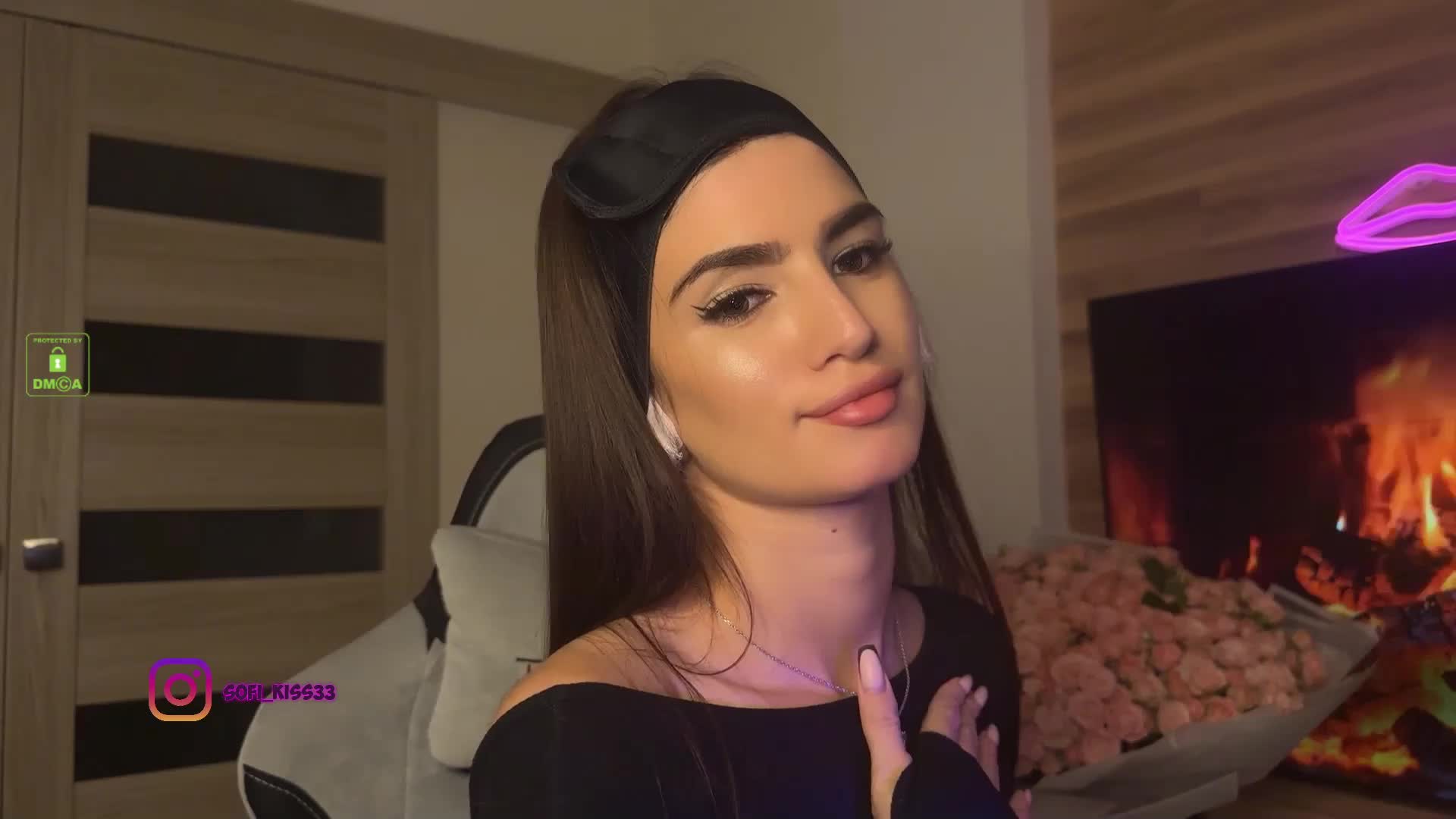 Sofi-Mi Cam Model Chat October 13, 2025