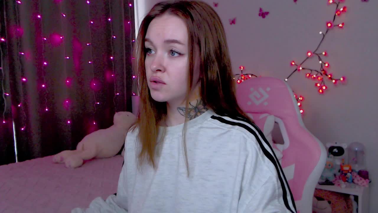 NaughtyMable Cam Model Chat October 13, 2025