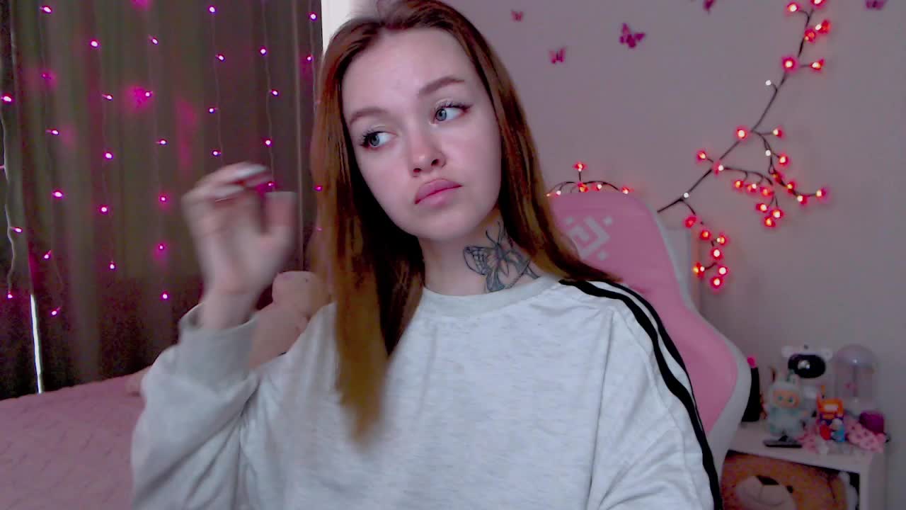 NaughtyMable Cam Model Chat October 13, 2025