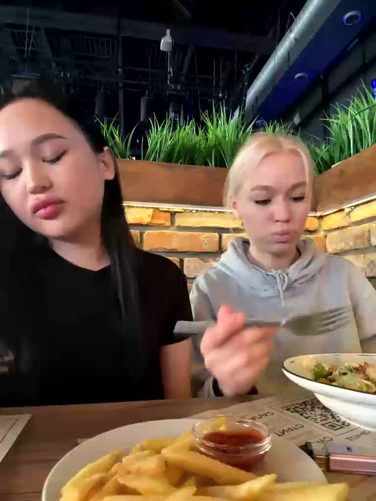 verdiiii Cam Model Chat October 13, 2025