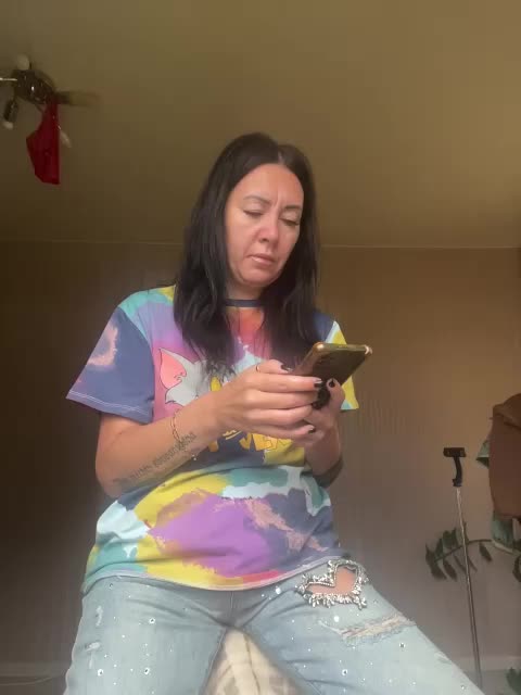 Karolina_Milf Cam Model Chat October 13, 2025