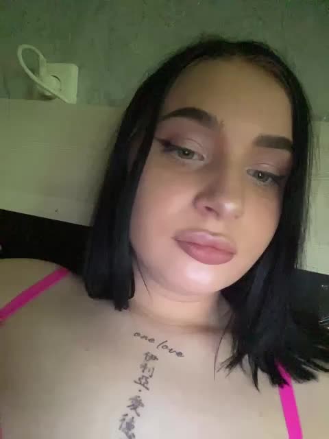 Aliska22 Cam Model Chat October 13, 2025