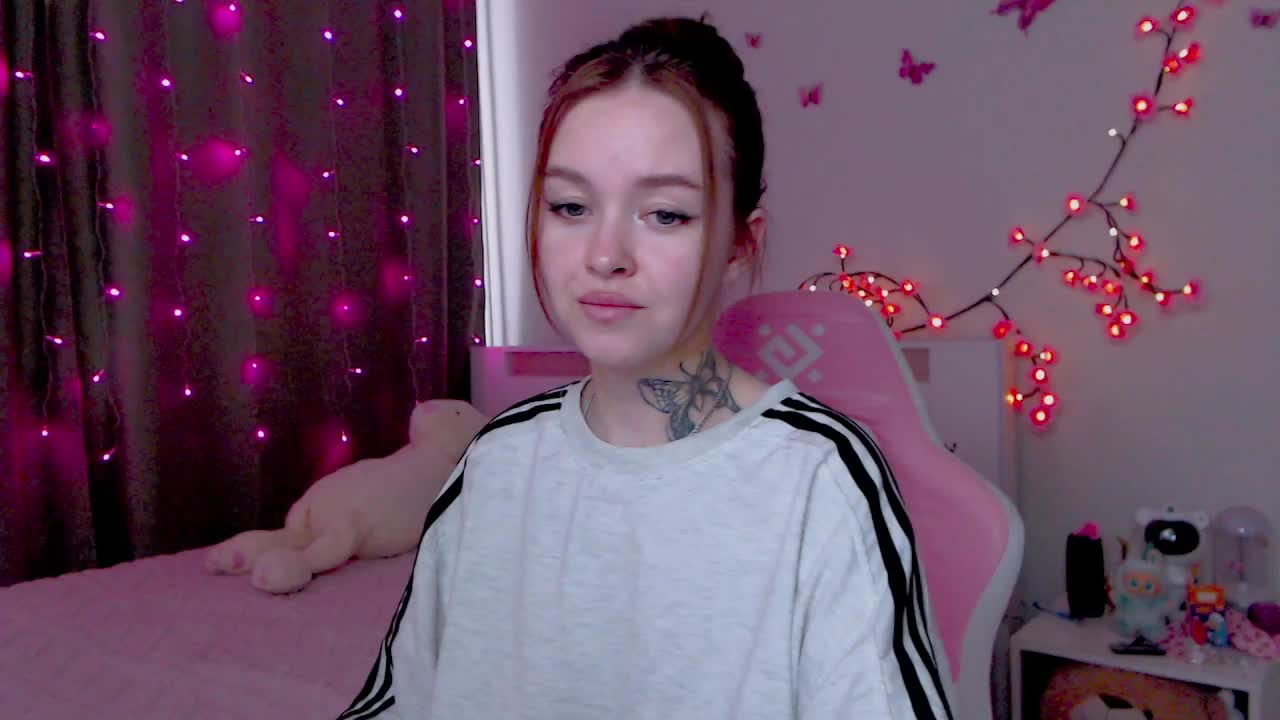 NaughtyMable Cam Model Chat October 13, 2025