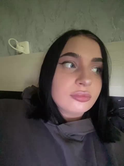 Aliska22 Cam Model Chat October 13, 2025