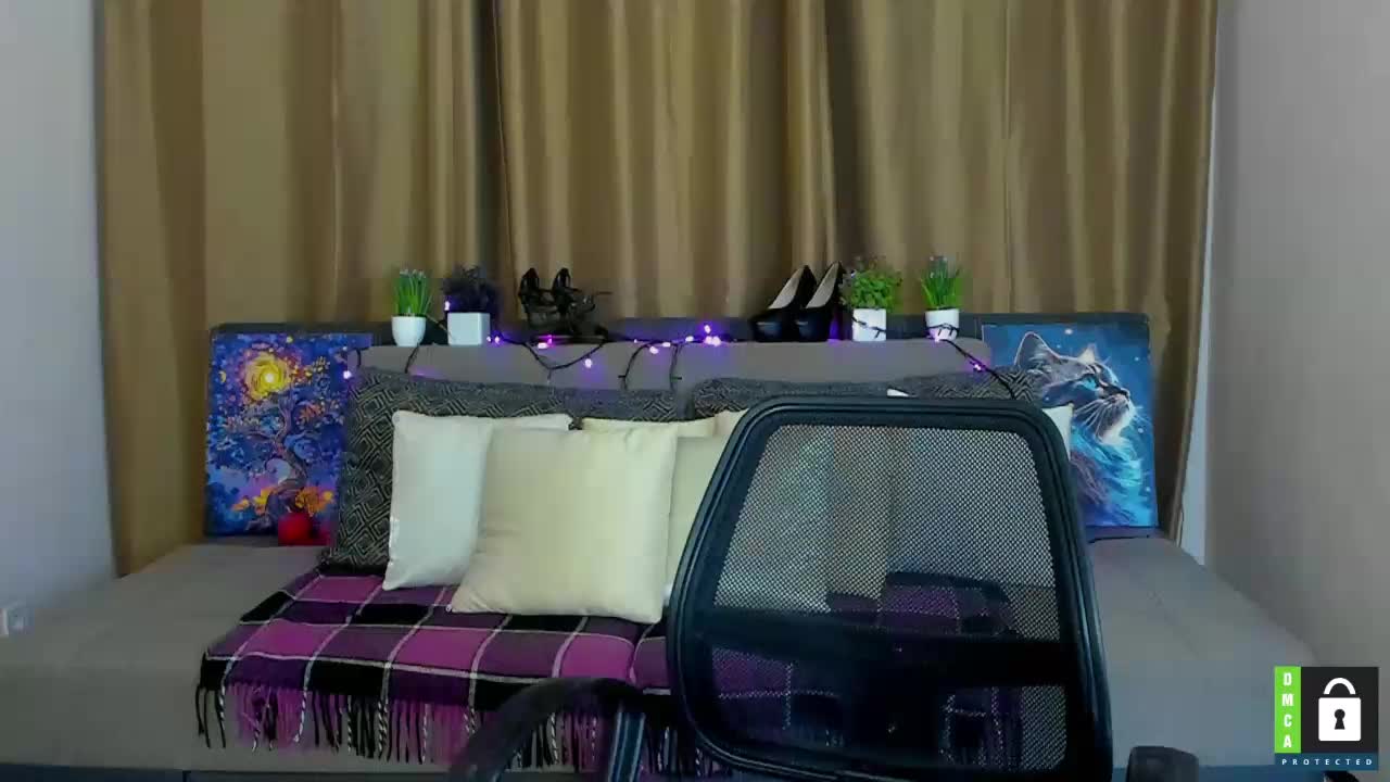 Aliciaredluv Cam Model Chat October 13, 2025