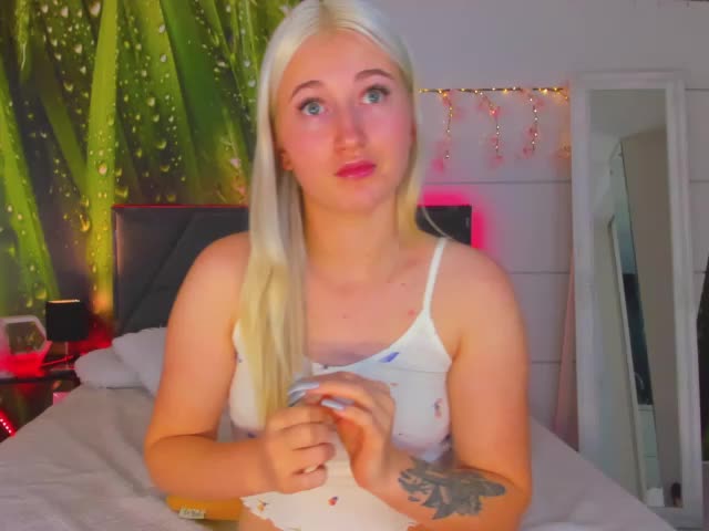 HollyTaillor Cam Model Chat October 13, 2025