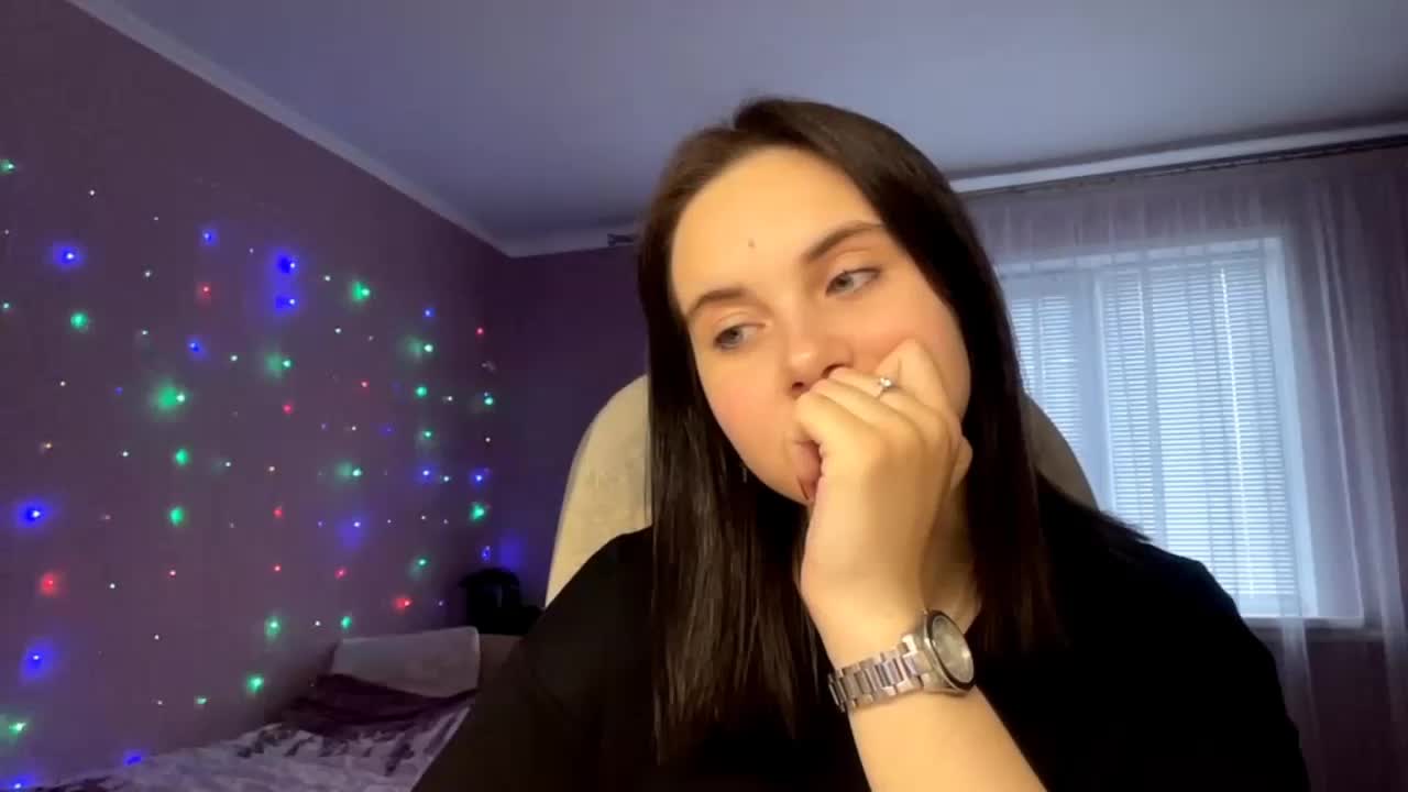 CANDY-LIPS-GIRL Cam Model Chat October 13, 2025