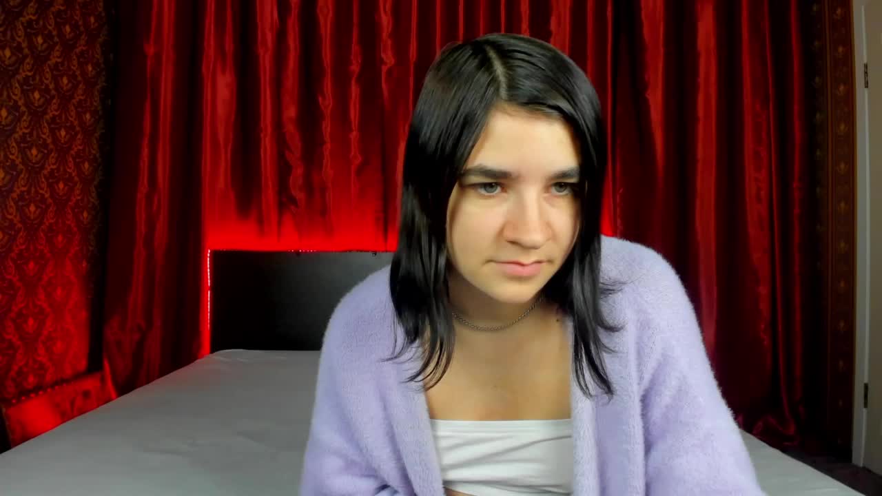 Polly-Love Cam Model Chat October 13, 2025