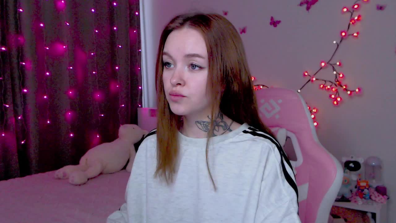 NaughtyMable Cam Model Chat October 13, 2025